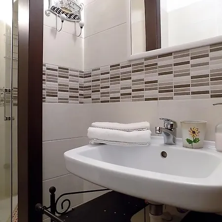 贝拉西亚酒店 公寓 *